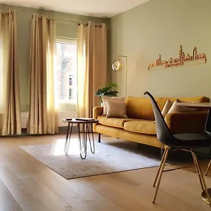 - Chique , Antwerpen België